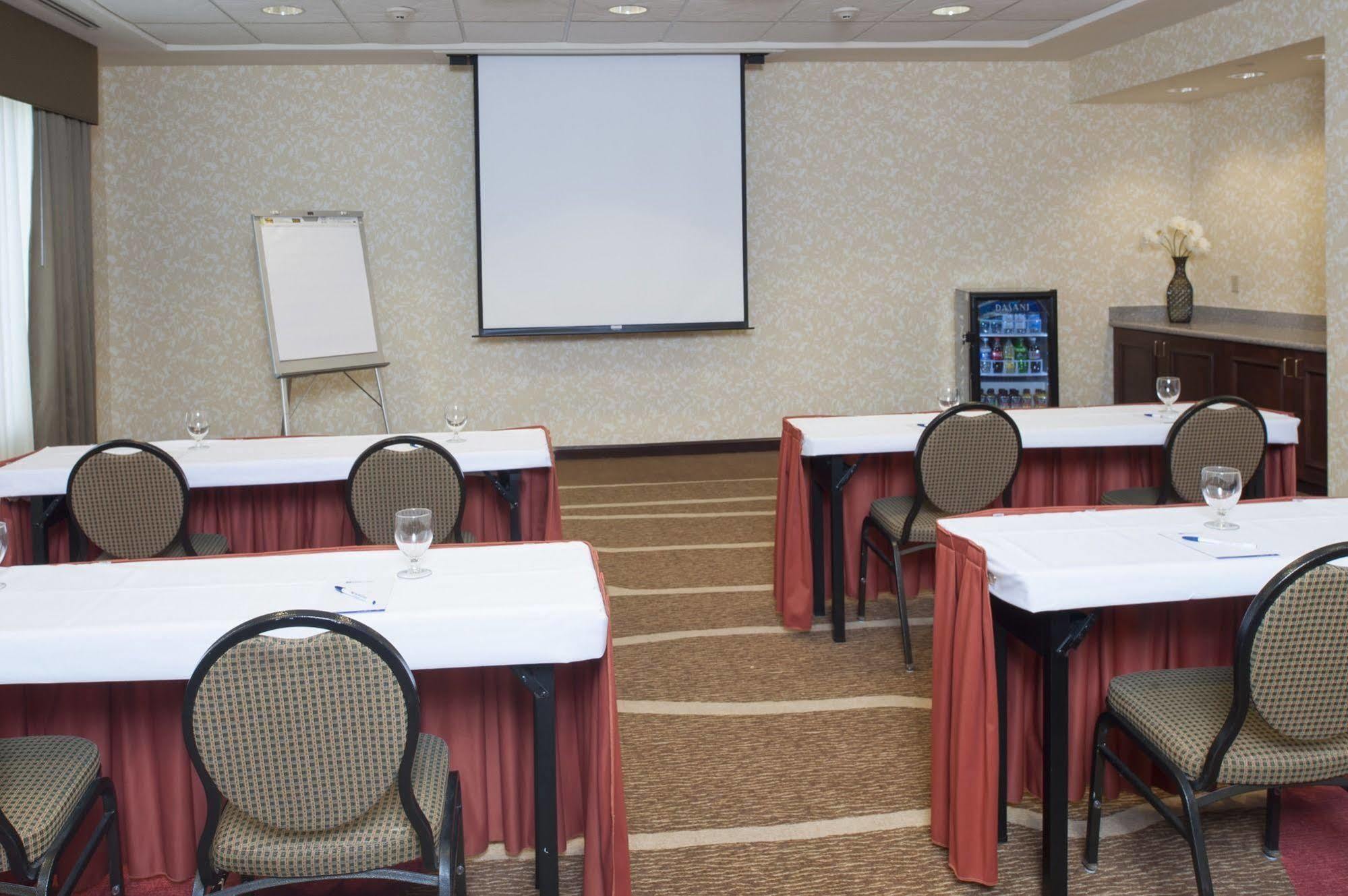 Hilton Garden Inn St. Paul Oakdale Ngoại thất bức ảnh